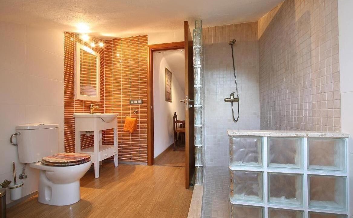 Photo of Bathroom in Crestatx