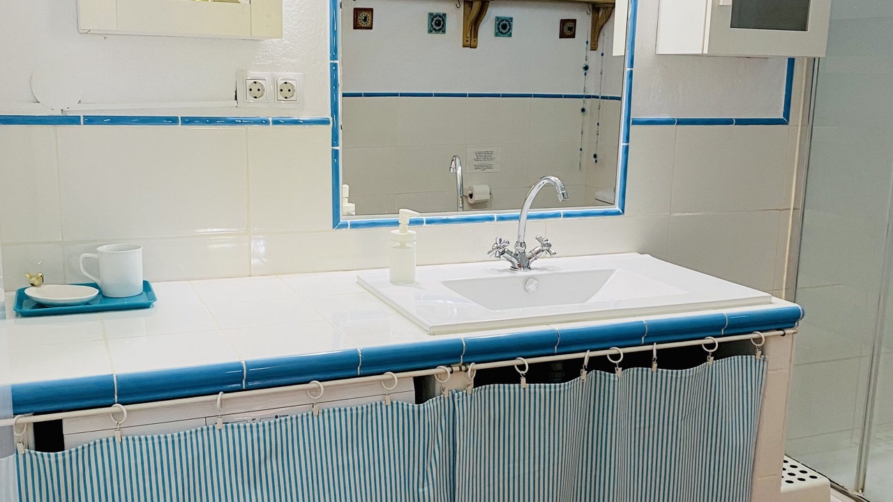 Photo of Bathroom in Coin