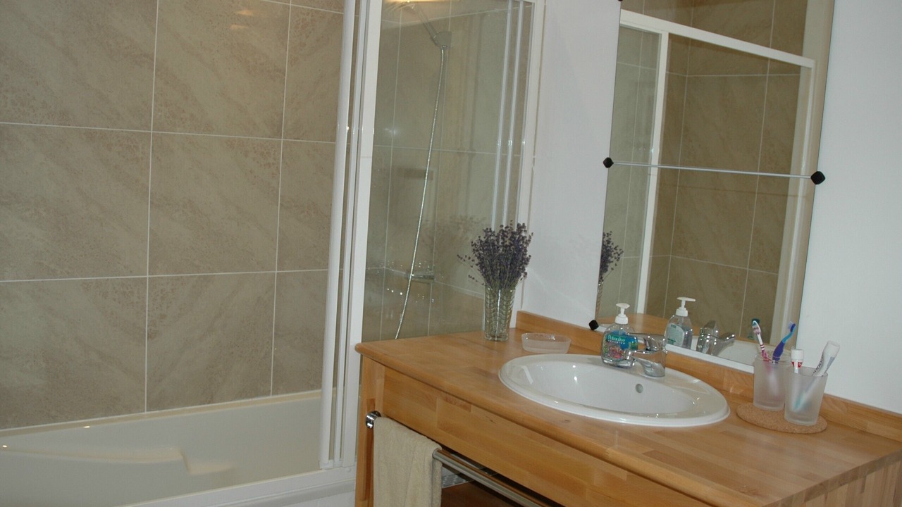 Photo of Bathroom in Durban-Corbieres