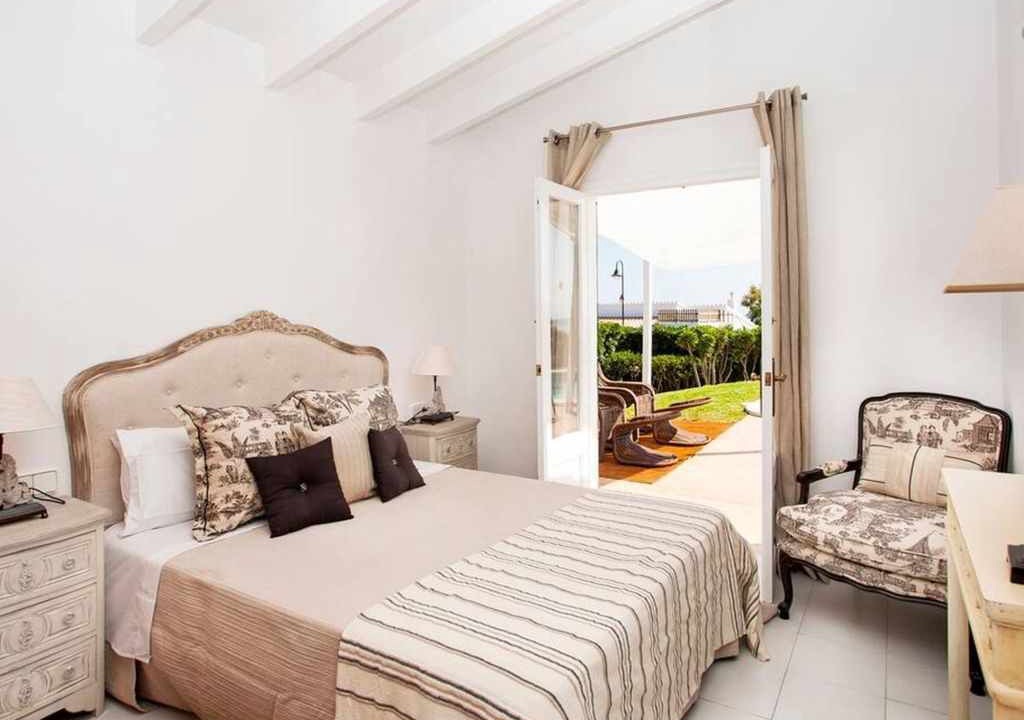 Photo of Bedroom in Binibequer Vell