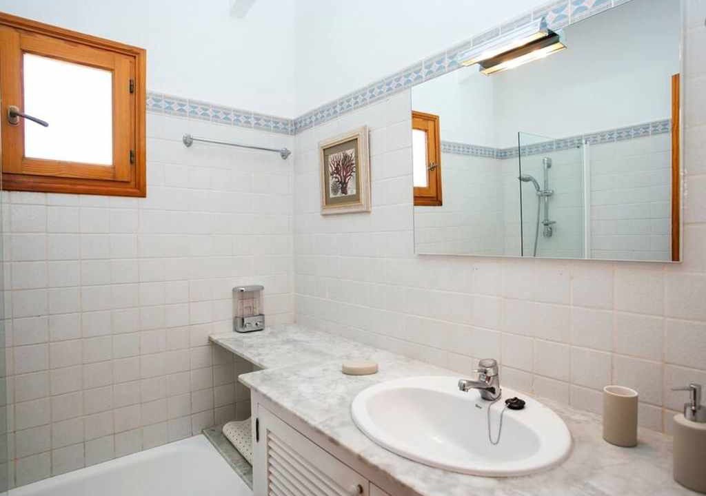 Photo of Bathroom in Binibequer Vell