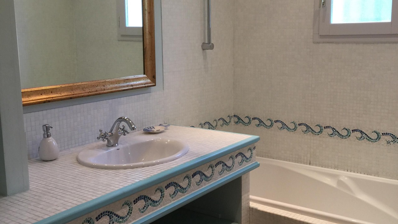 Photo of Bathroom in Pont-Saint-Esprit