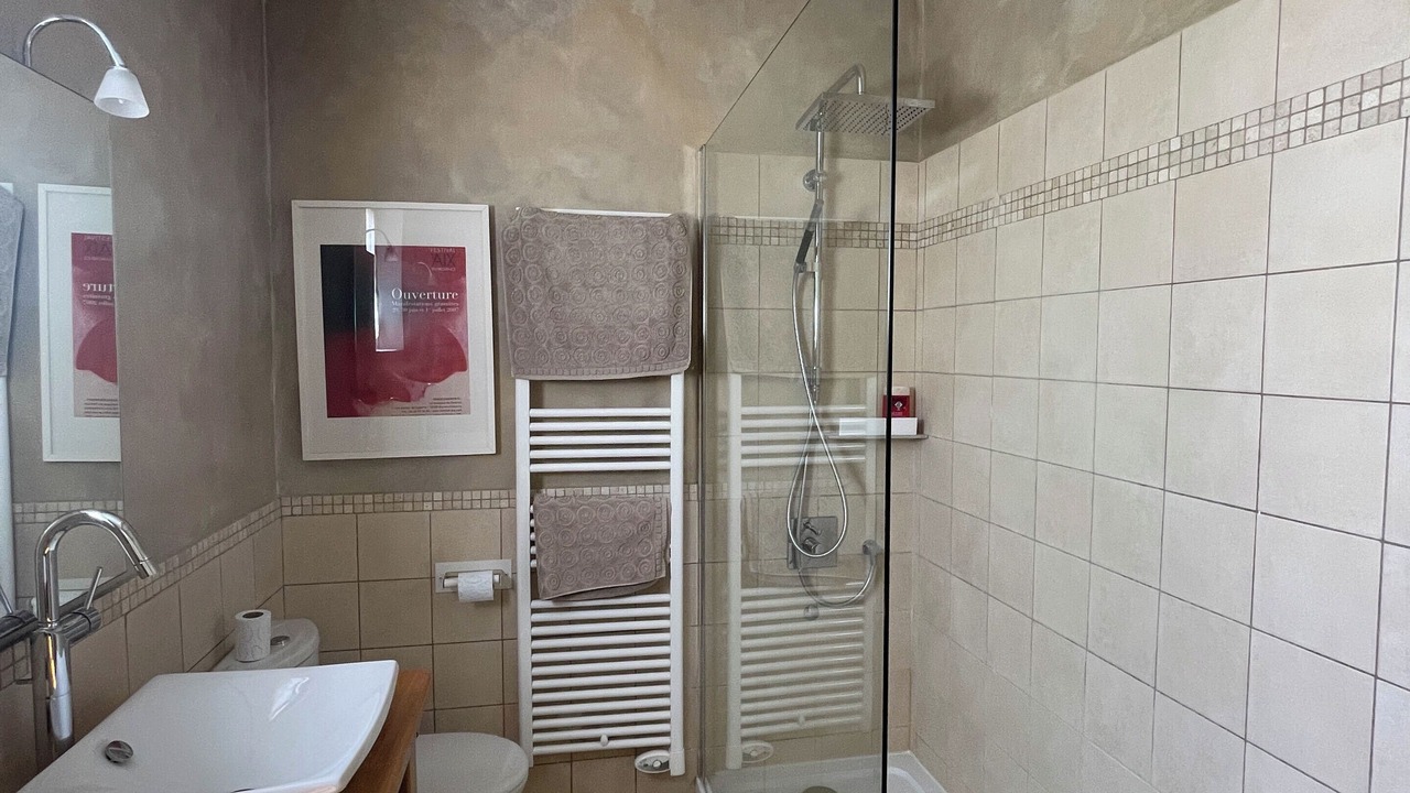 Photo of Bathroom in Puyricard
