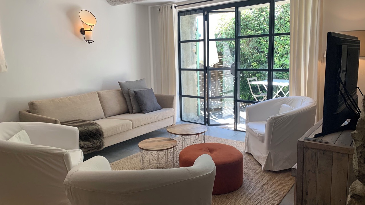 Photo of Livingroom in Saint-Jean-de-Ceyrargues