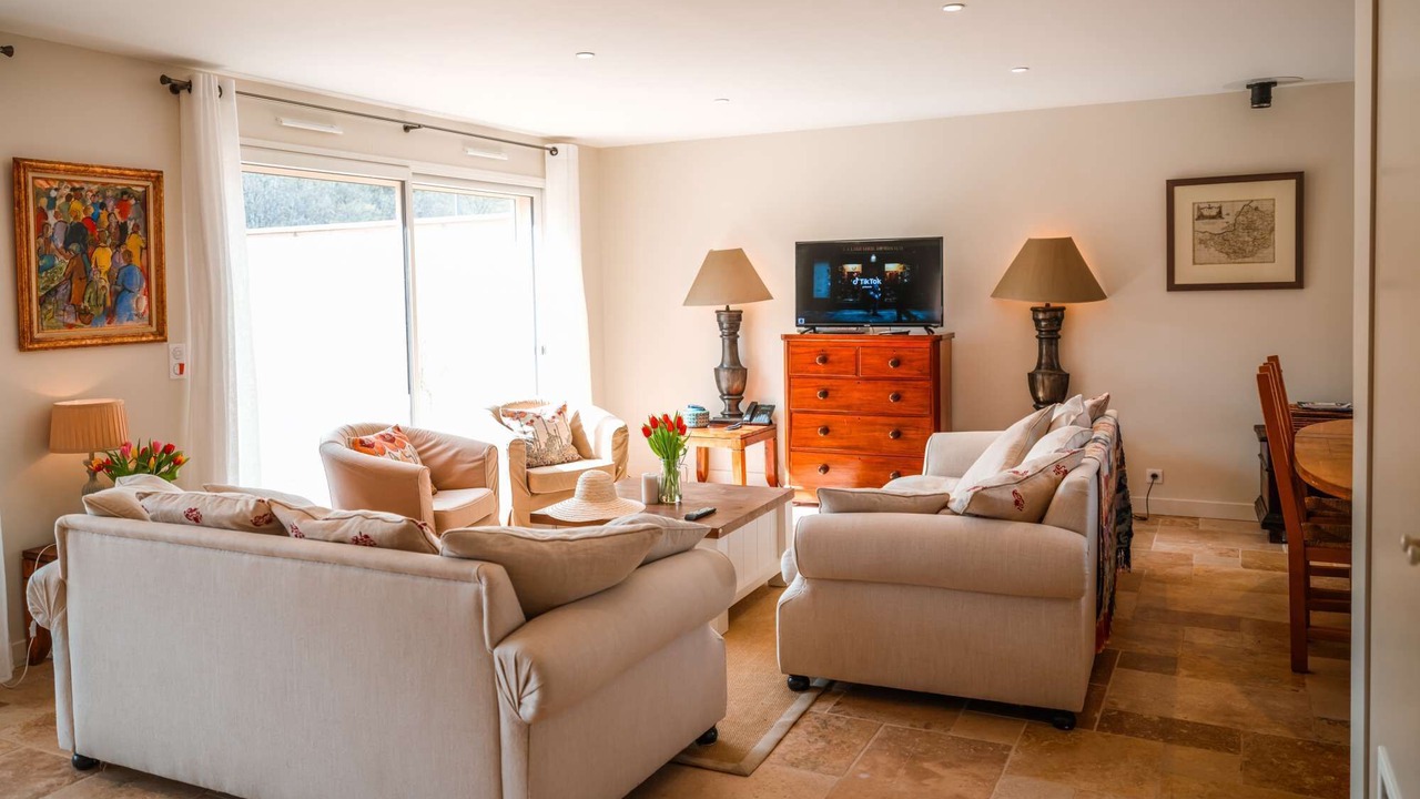 Photo of Livingroom in Castelnau-de-Montmiral
