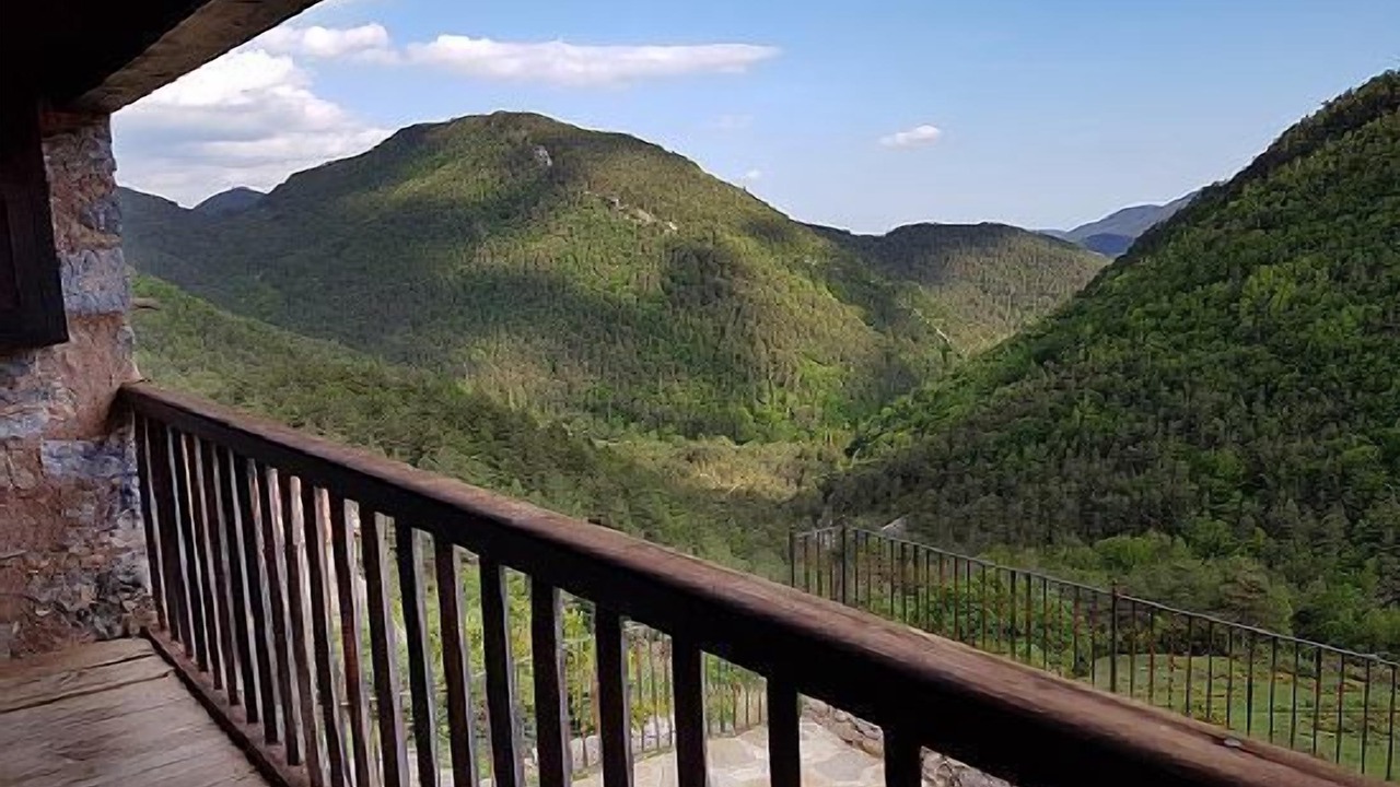 Photo of Outdoor in Gombren