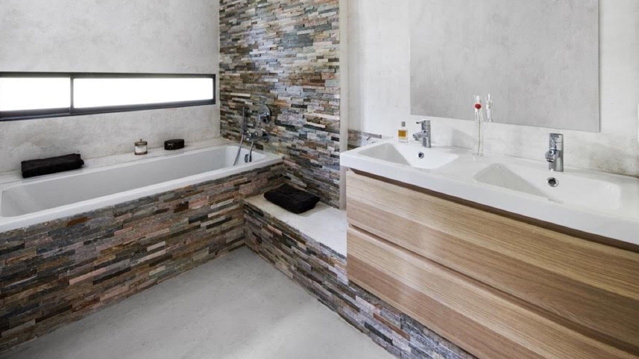 Photo of Bathroom in Saint-Etienne-du-Gres