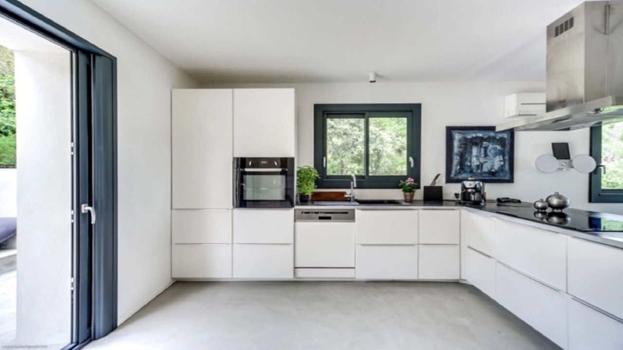 Photo of Kitchen in Saint-Etienne-du-Gres