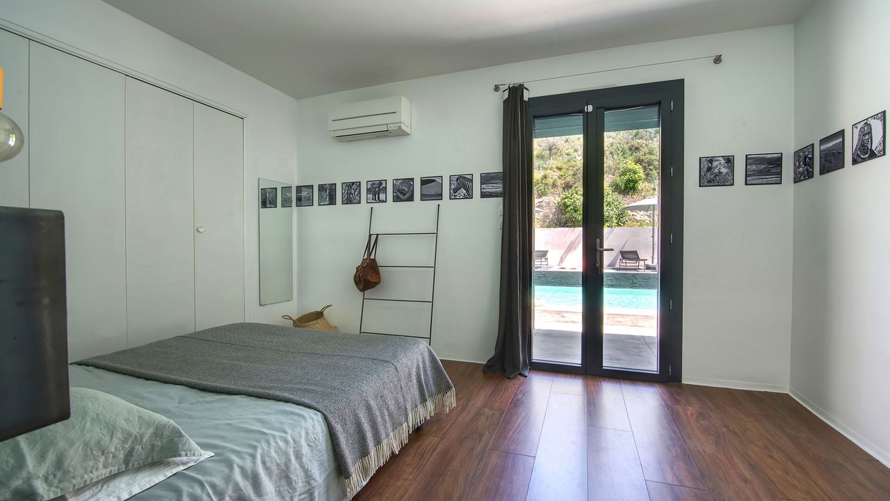 Photo of Bedroom in Saint-Etienne-du-Gres
