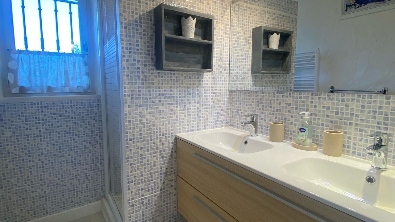 Photo of Bathroom in Eygalieres