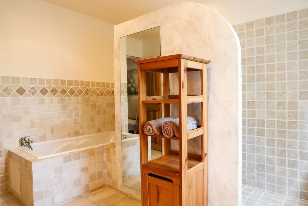 Photo of Bathroom in Menerbes