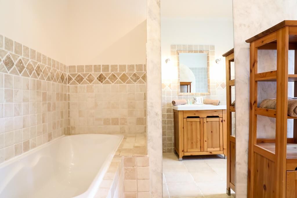 Photo of Bathroom in Menerbes