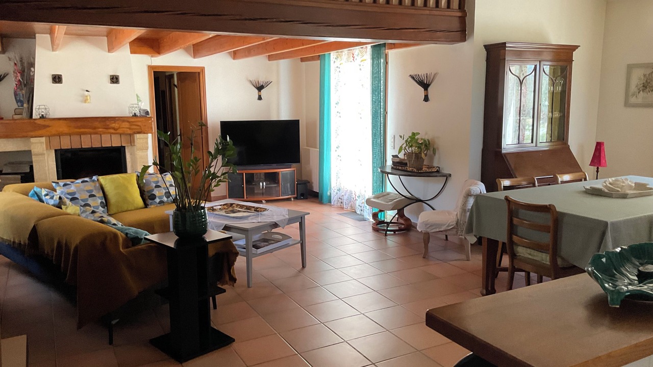 Photo of Livingroom in Menerbes