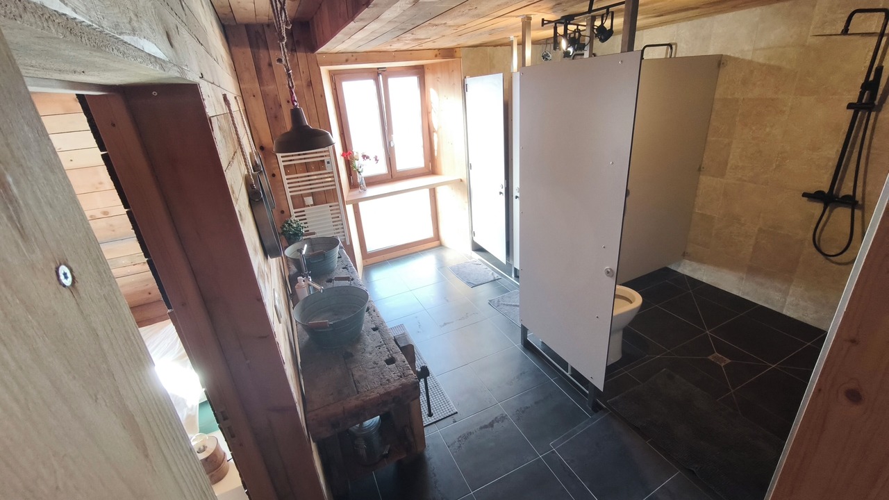 Photo of Bathroom in Narbief