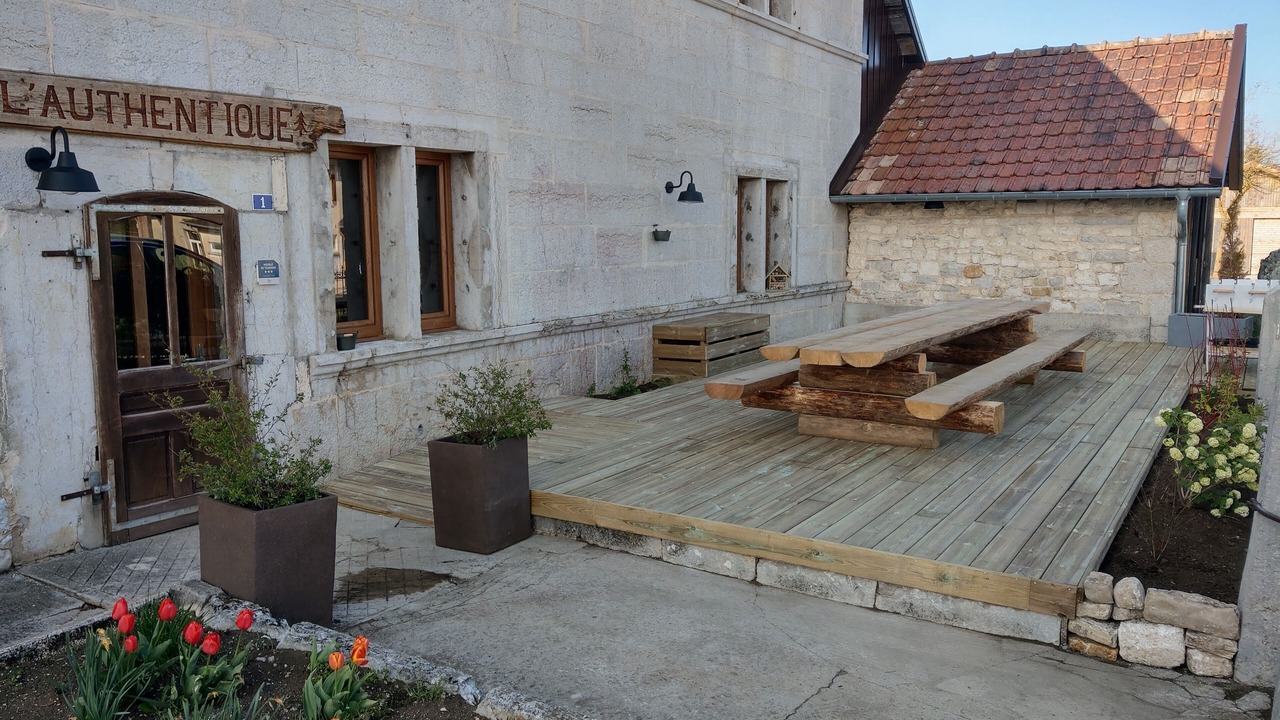 Photo of Outdoor in Narbief