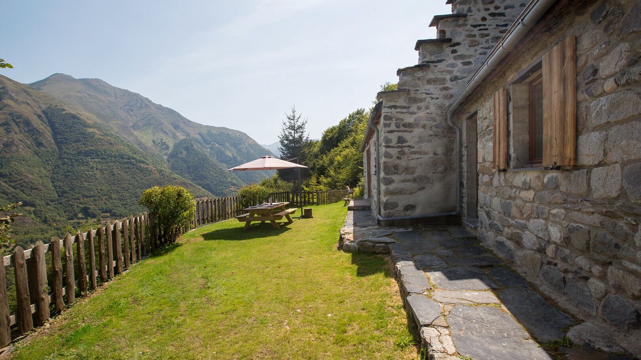 Photo of Outdoor in Viscos
