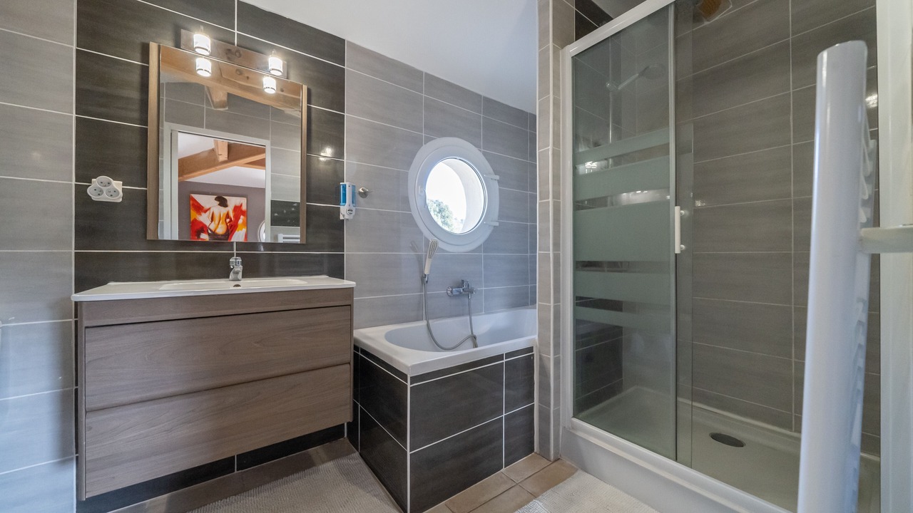 Photo of Bathroom in Istres