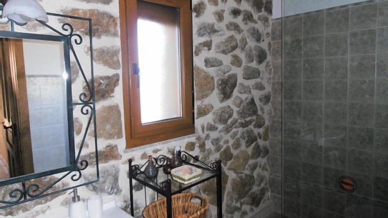Photo of Bathroom in Navalmahillo