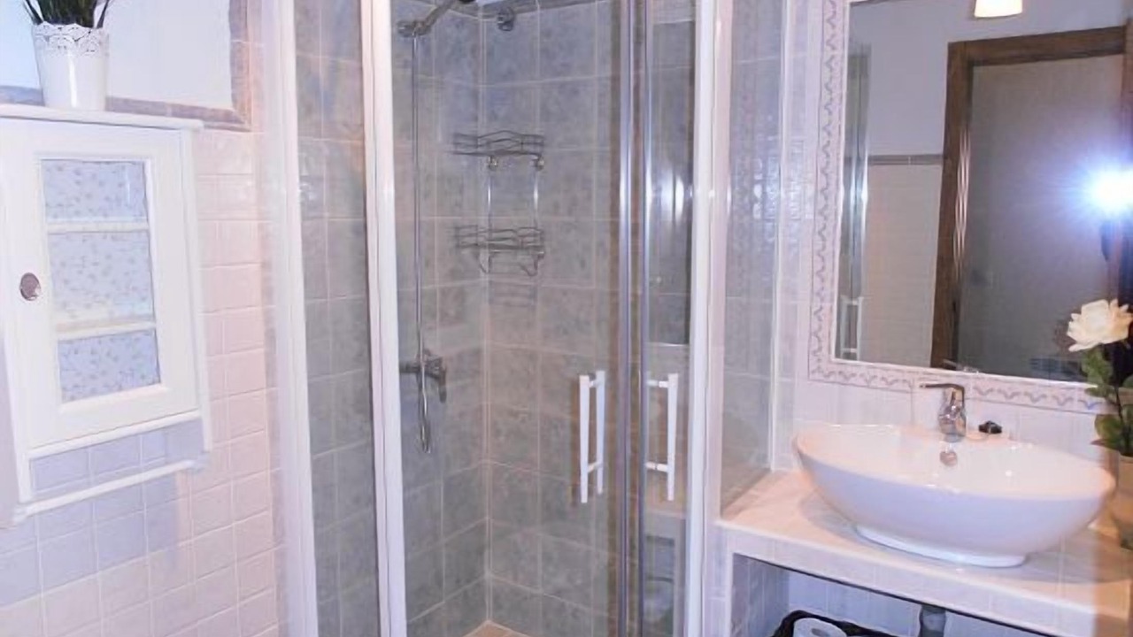 Photo of Bathroom in Navalmahillo