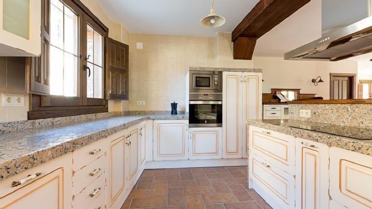 Photo of Kitchen in Laguna de Cameros
