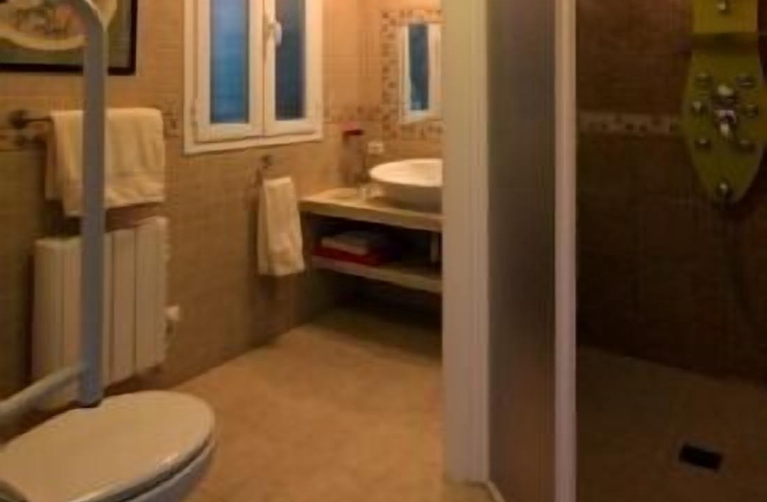 Photo of Bathroom in Jarilla