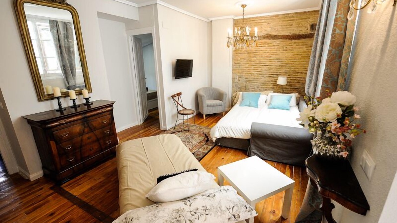 Photo of Bedroom in Pamplona City Centre