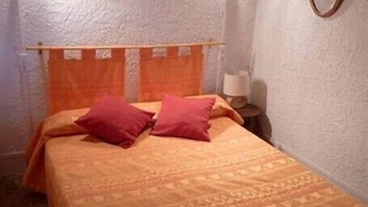 Photo of Bedroom in Saint-Laurent-d'Aigouze
