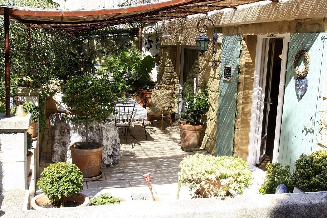 Photo of Outdoor in Chateauneuf-de-Gadagne