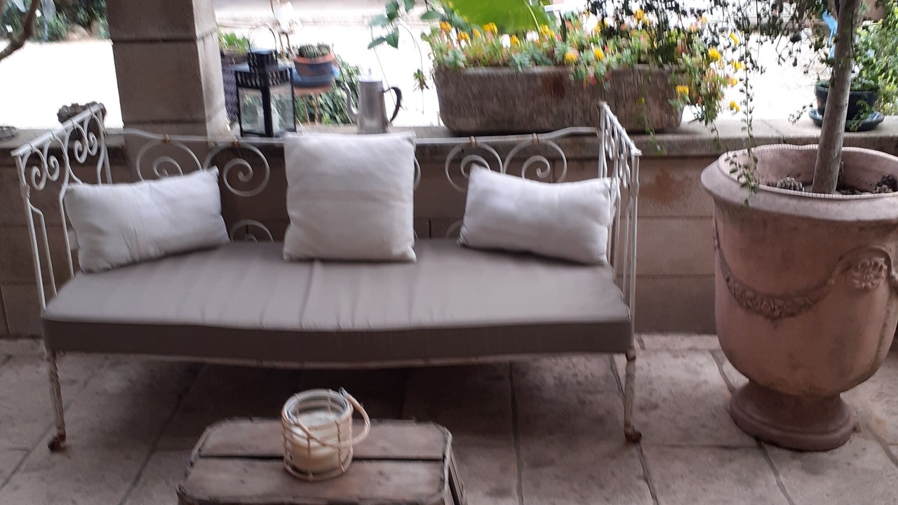 Photo of Patio Balcony in Chateauneuf-de-Gadagne