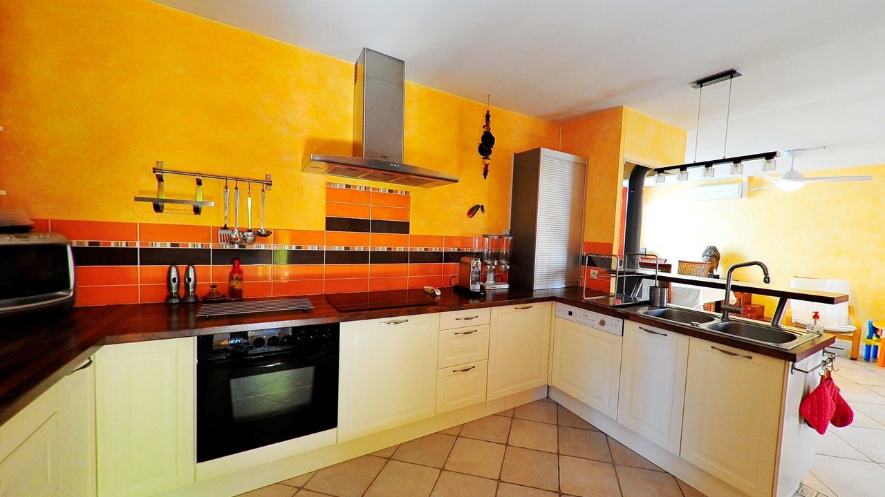 Photo of Kitchen in Saint-Martin-de-Crau