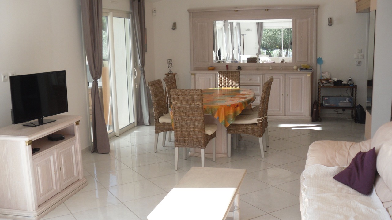 Photo of Livingroom in Cabrieres