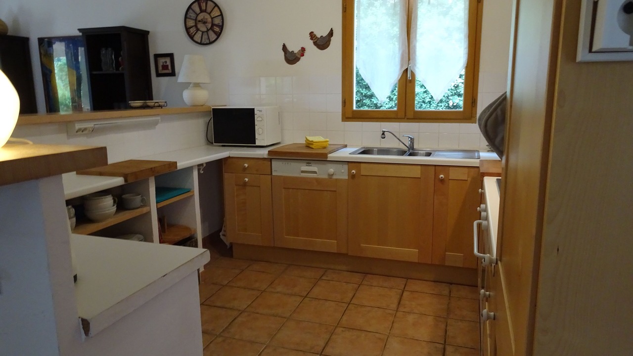 Photo of Kitchen in Garrigues-Sainte-Eulalie