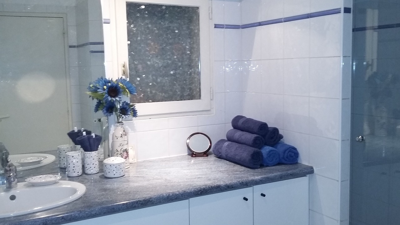 Photo of Bathroom in Mimet