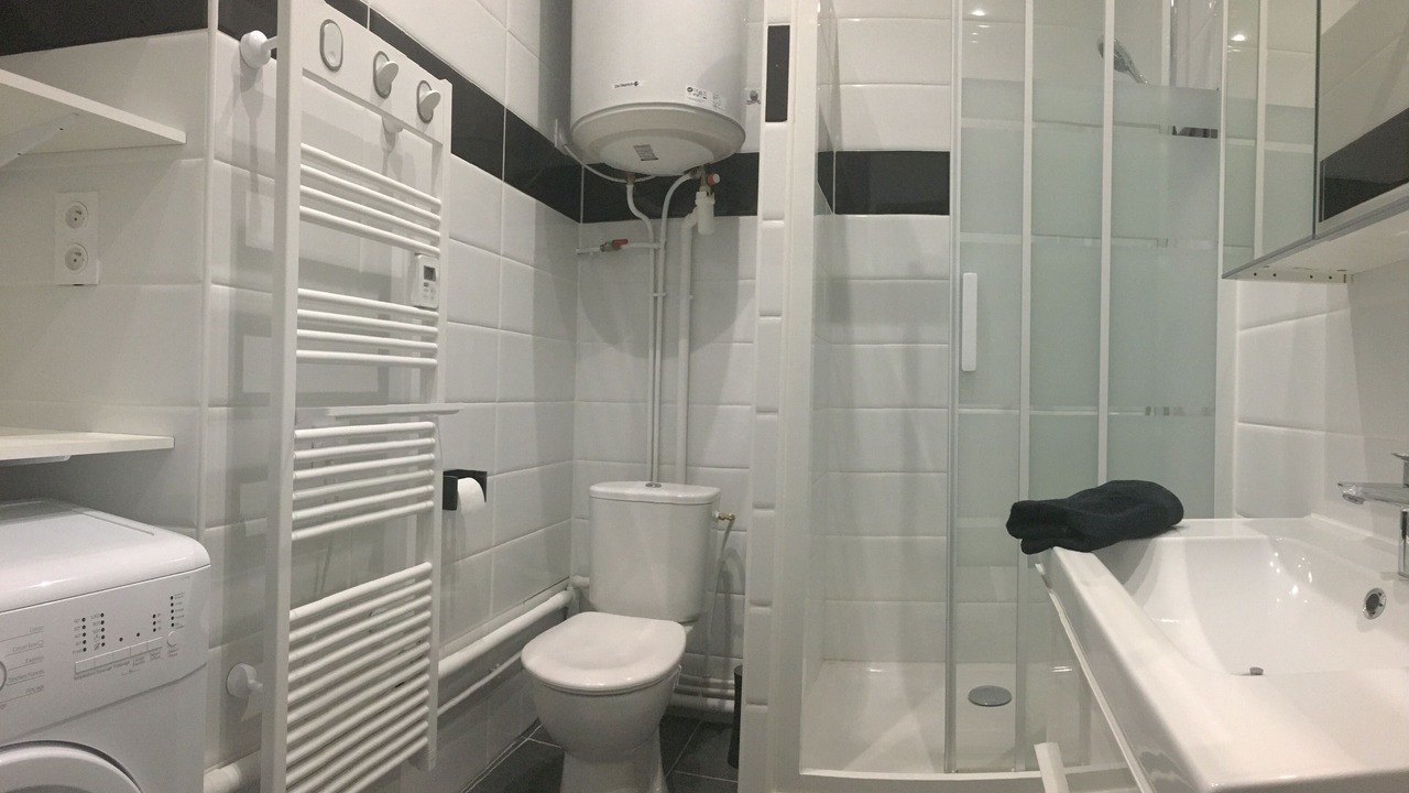 Photo of Bathroom in Nimes City Centre