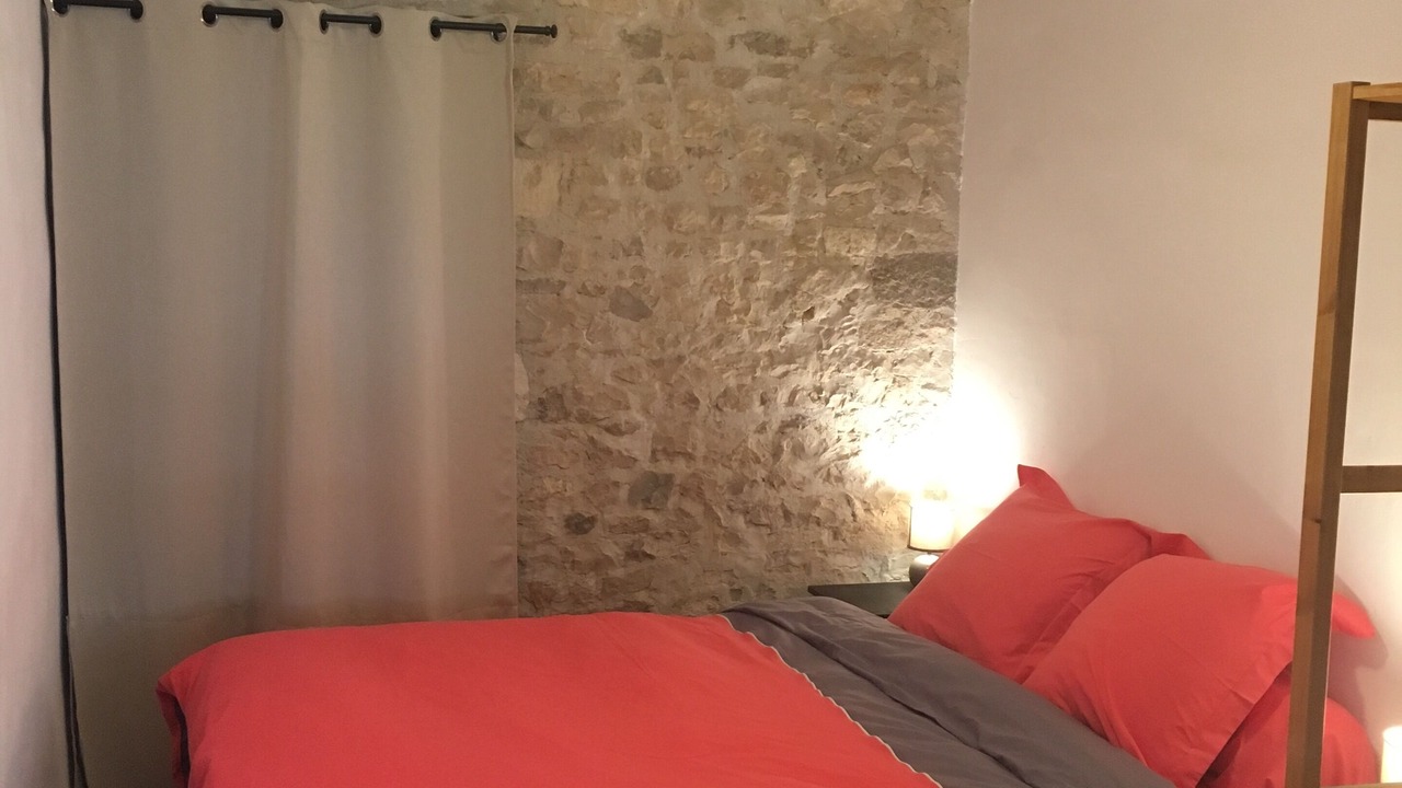 Photo of Bedroom in Nimes City Centre
