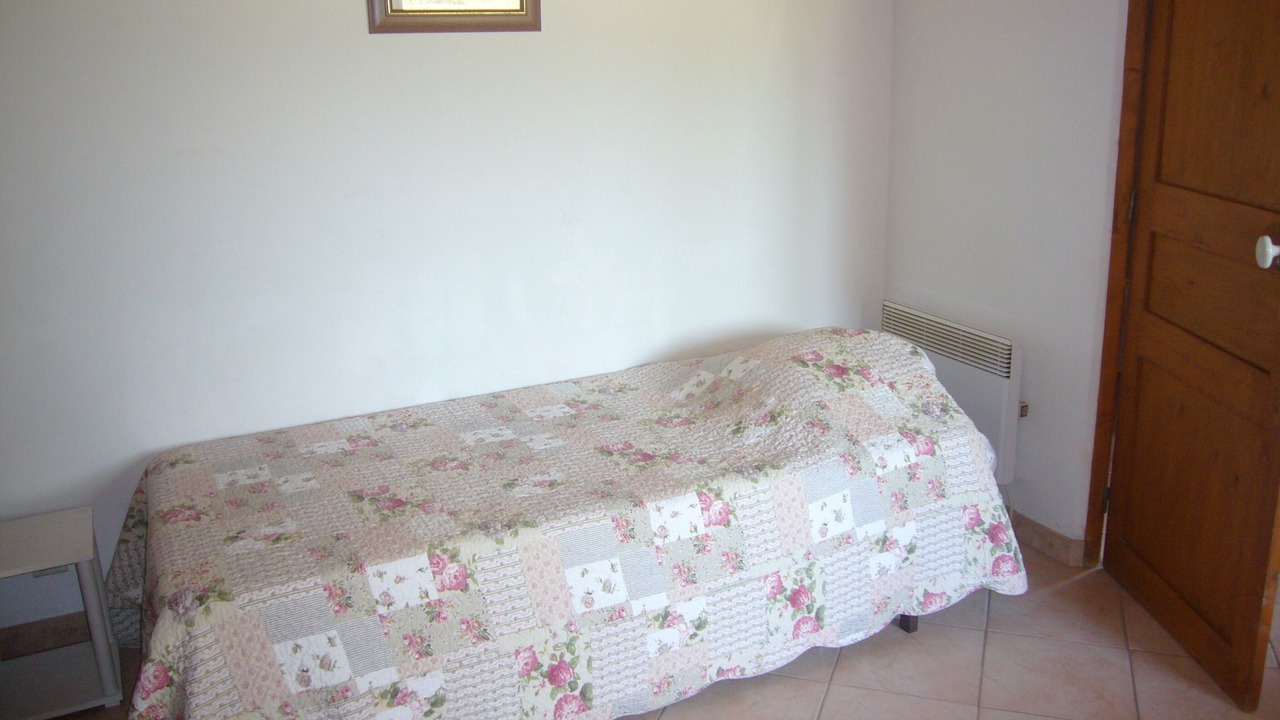 Photo of Bedroom in Saint-Andiol