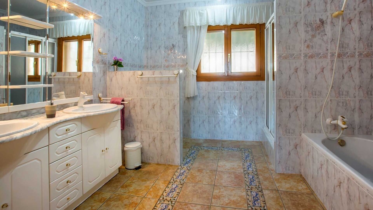 Photo of Bathroom in Empedrola