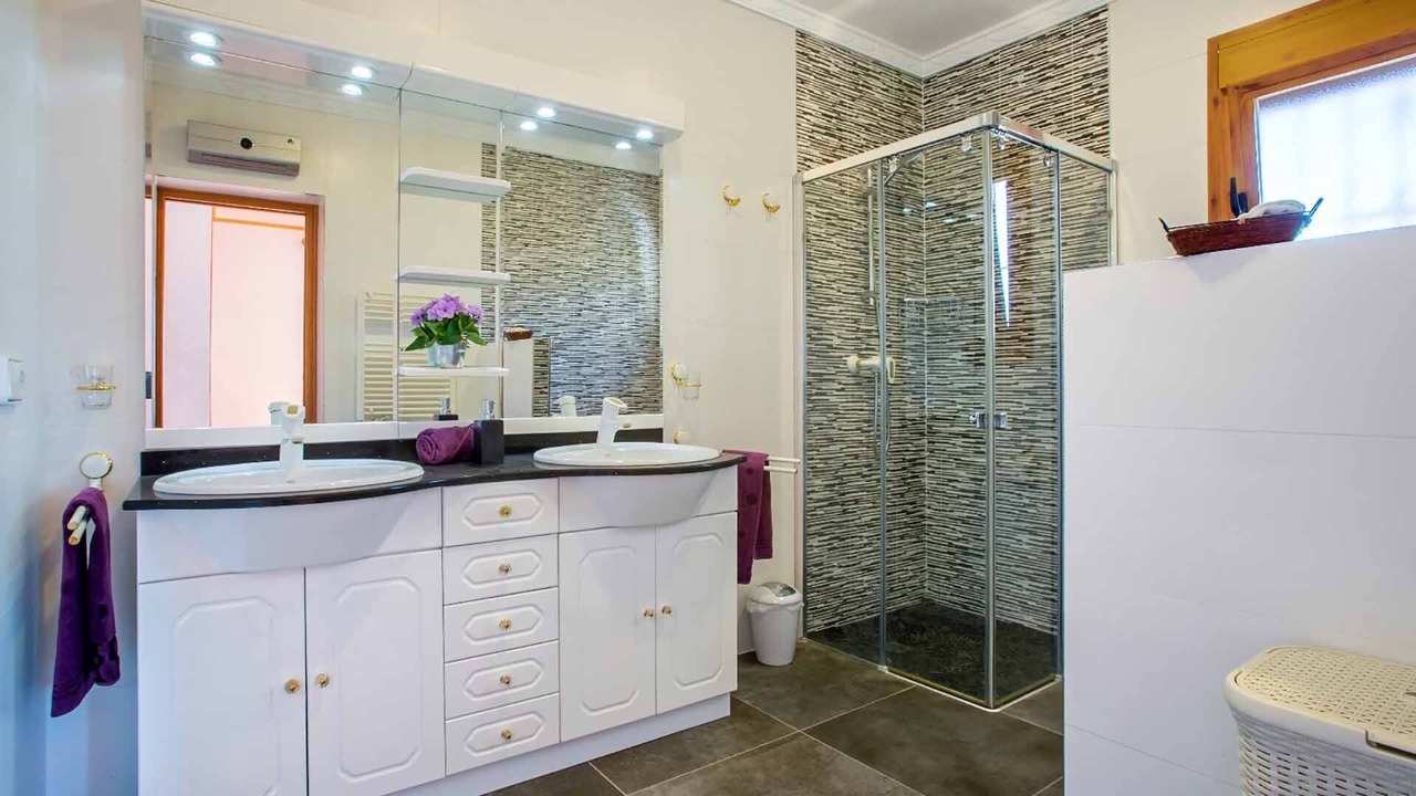 Photo of Bathroom in Empedrola