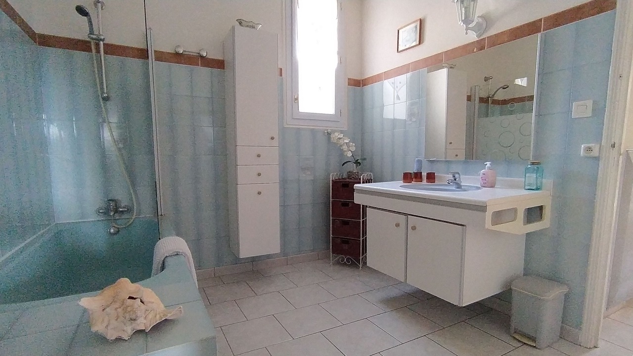 Photo of Bathroom in Cabannes