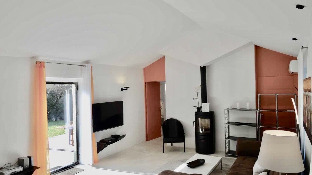 Photo of Livingroom in Oppede