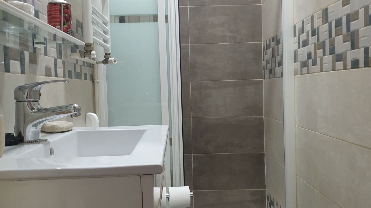Photo of Bathroom in Embajadores