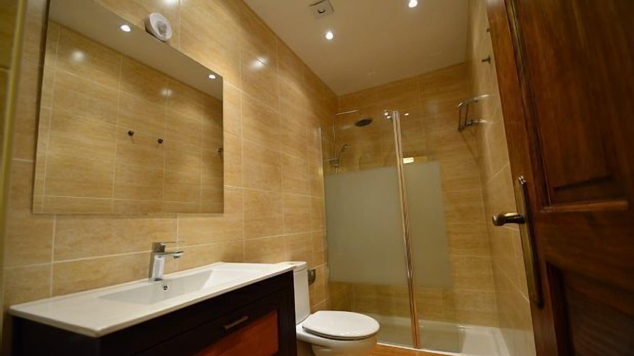 Photo of Bathroom in Valoria la Buena