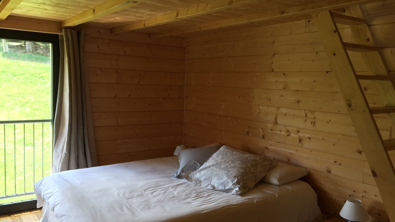 Photo of Bedroom in Campan