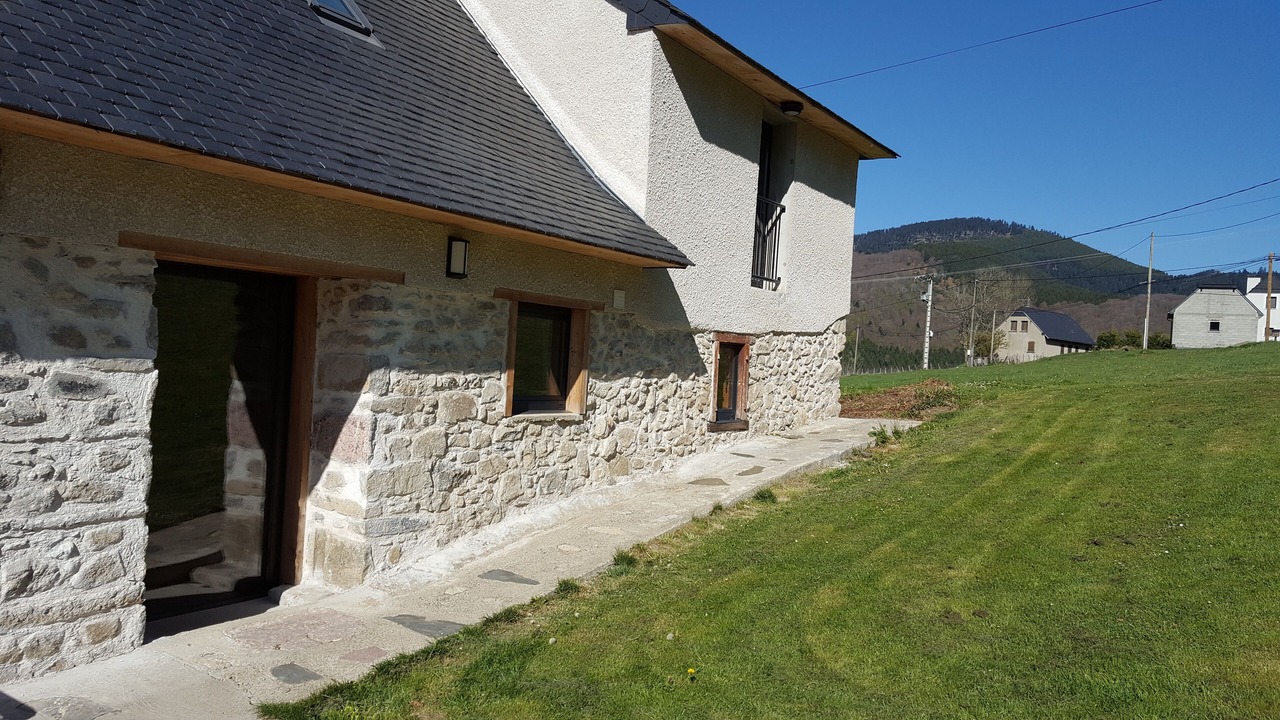 Photo of Outdoor in Campan