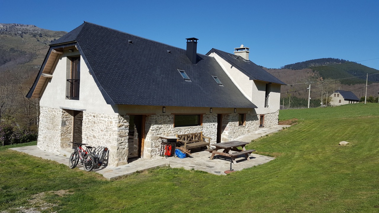 Photo of Outdoor in Campan