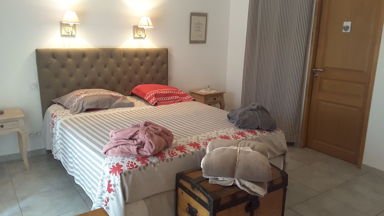 Photo of Bedroom in Saint-Maximin