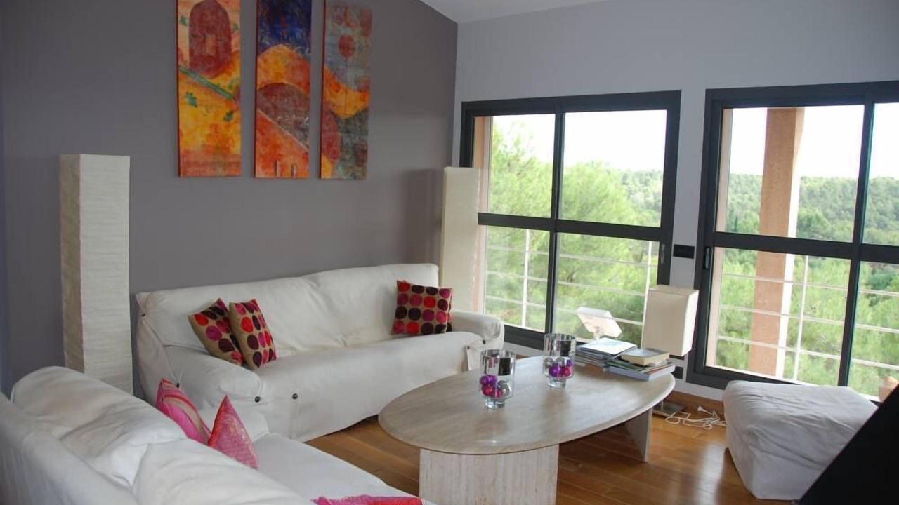 Photo of Livingroom in Saint-Marc-Jaumegarde