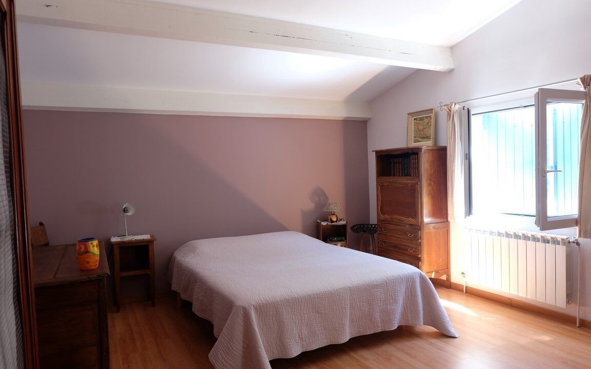 Photo of Bedroom in Simiane-Collongue