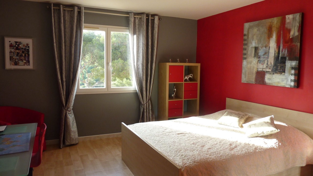 Photo of Bedroom in Ensues-la-Redonne