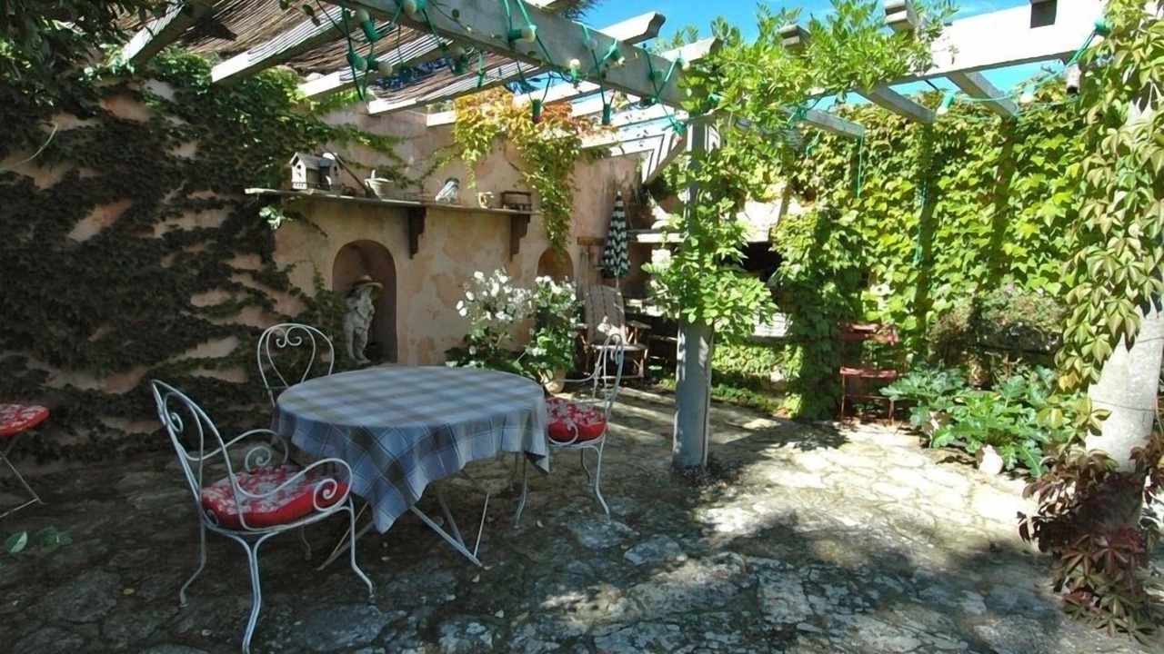 Photo of Outdoor in Maubec